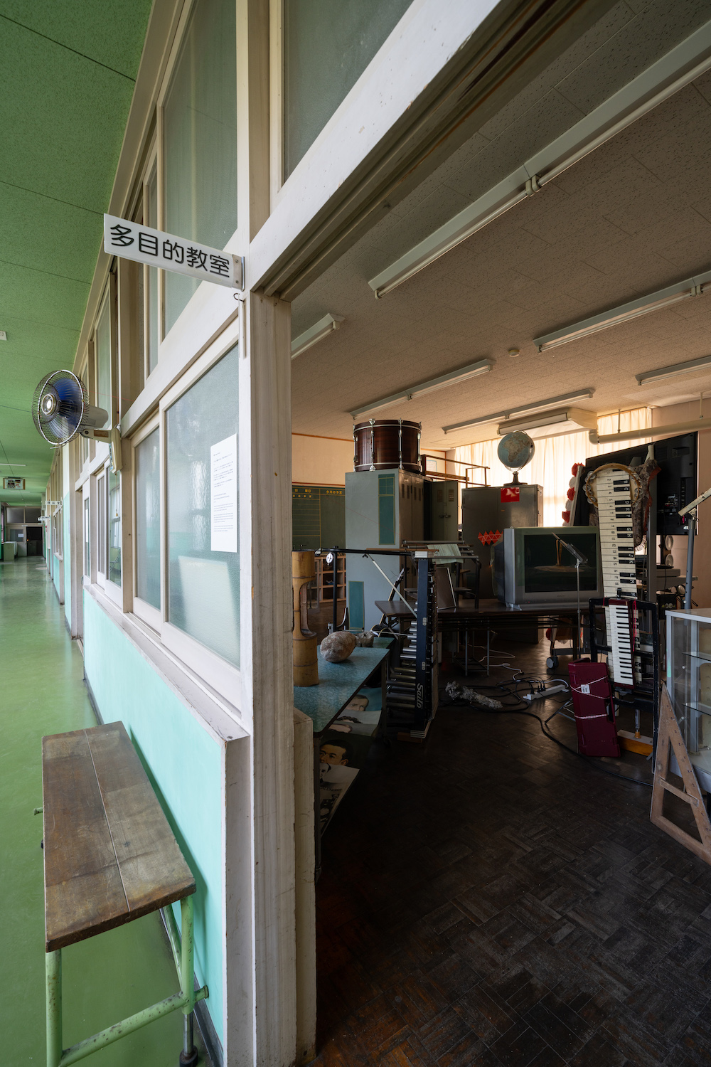 Each Day Begins with the Sunrising and ends with the Sunsetting